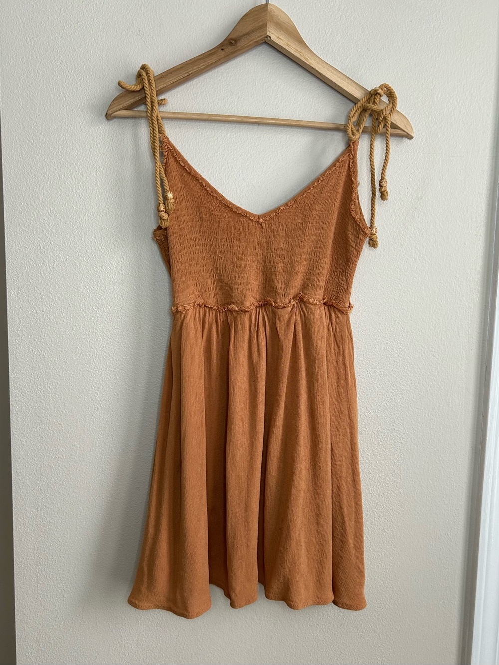 Rust Orange V Neck Rope Tie-Strap Smocked Bodice Rayon Summer Dress Size M